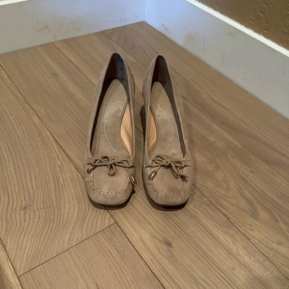 Kate Spade ♠️ Leather Kitten  Heels  size 8 1/2